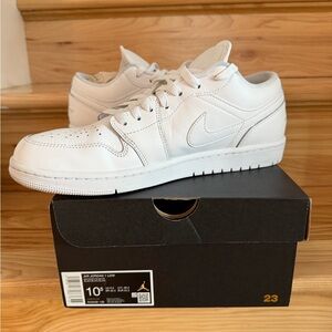 Nike White Leather Low-Top Sneakers